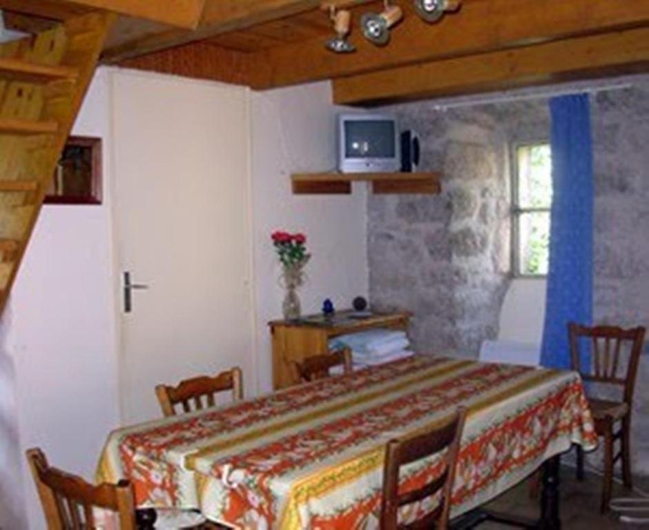 Ferme Auberge La Tindelle La Cresse Værelse billede